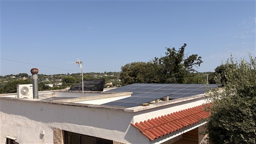 Villa Di 2 Vani, Veranda, Box. Ristrutturata, Ottimo Stato, Fotovoltaico